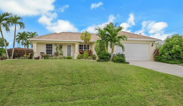 La Isla Coral 1032 - NE Cape Coral 3b 2ba heated pool Fresh Water Canal free Internet