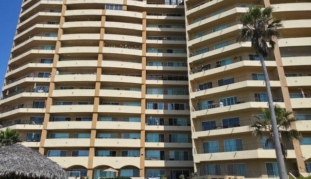 La Jolla Oceanfront Condo-CENTRO Rosarito, Mexico.