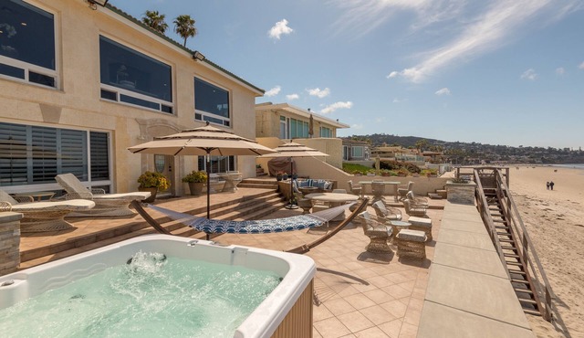 LA JOLLA SHORES OCEANFRONT Luxurious Home with BEACHFRONT Patio
