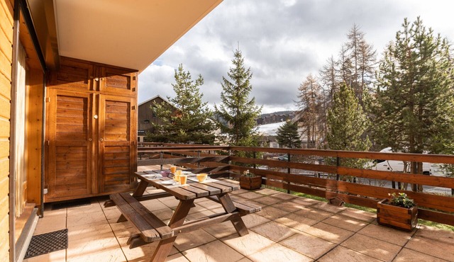 La Joue du Loup, flat for 4 with terrace