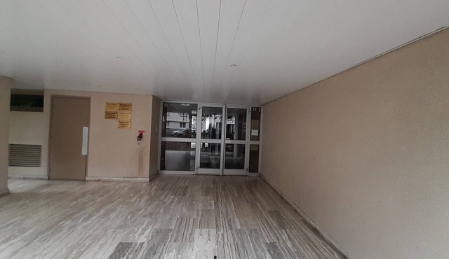 La Léontine T2 25 MIN FROM RER C PARIS PORTE MAILLOT