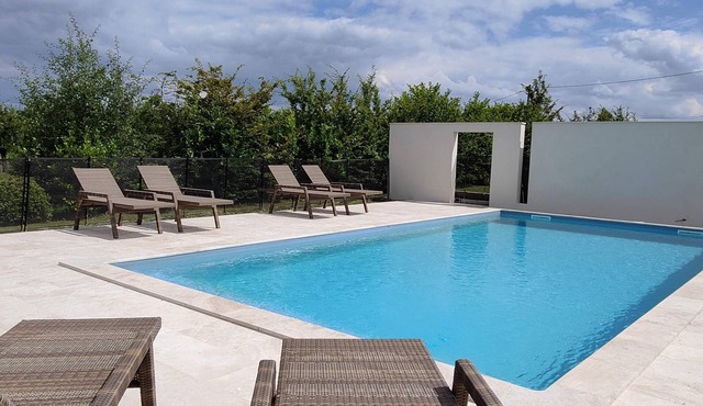 La Lambrusca, Charm and Pool, 4p in Périgord, 100m2