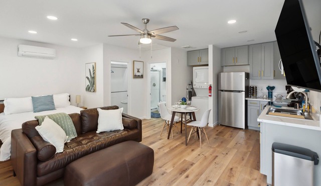 La living bungalow with patio.