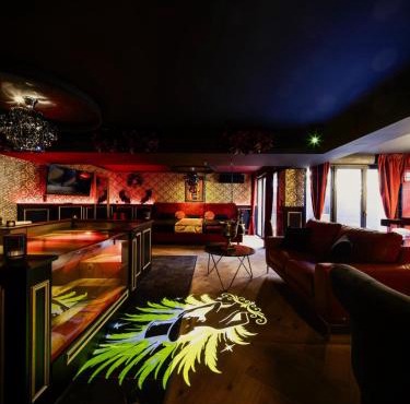 La Loge du Cabaret Love Room avec spa XXL