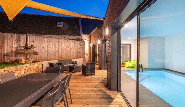 La Longère du Verger, Maison de 200m2 Avec Piscine Intèrieure, et Plage à Pied