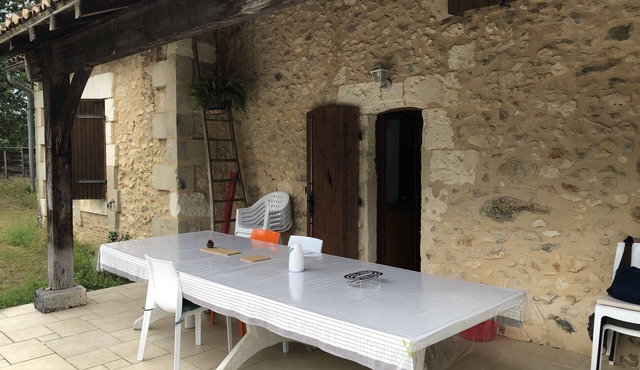 La Longère en Périgord: house with swimming pool for vacations in the countryside.