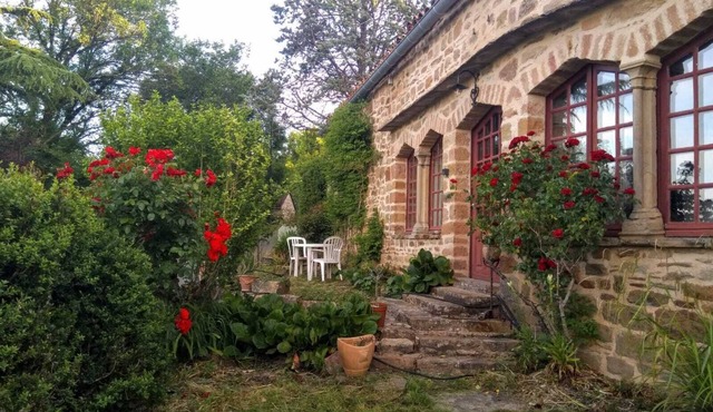 La Longère D'anaïde Maison en Pierres Face à Cordes sur Ciel