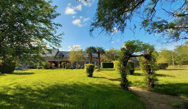 La Lórien de Brocéliande, a large house on the edge of the forest (15 people)