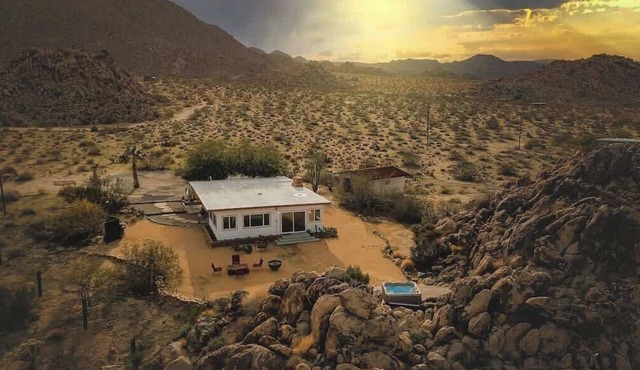 La Luna Azul Boulders, Hot Tub & Views