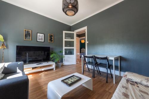 La LYONNAISE - Climatisation - Proche Lyon et commodités, Transports, Tout équipé