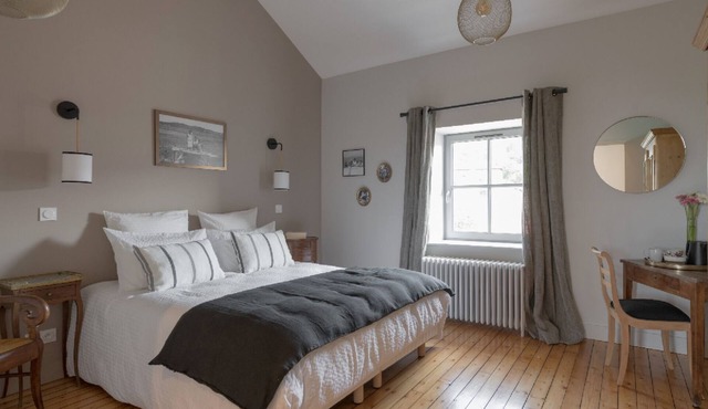 La Maison des Monts d’Or bed and breakfast and charming cottages Saint Ge