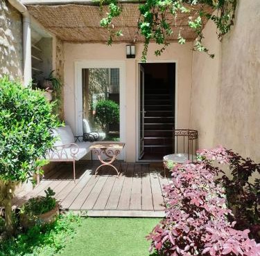 La magnanerie colorée. (5 personnes, 3 chambres)