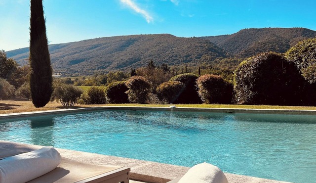 La Magnanerie, Grand Mas de Caractère au Cœur du Luberon