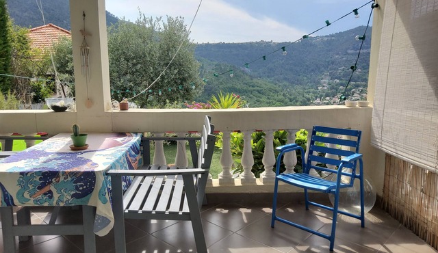 La Maiouneta (small garden, air-conditioned, quiet)