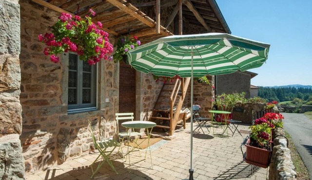 La Maison aux Pierres Levées