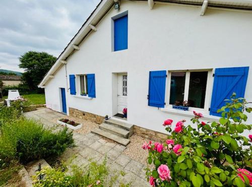 La maison aux volets bleus