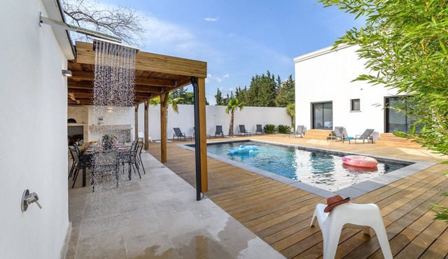 La maison Blanche ⭐ - Private swimming pool - Playground - Pool House - BBQ - Air conditioning