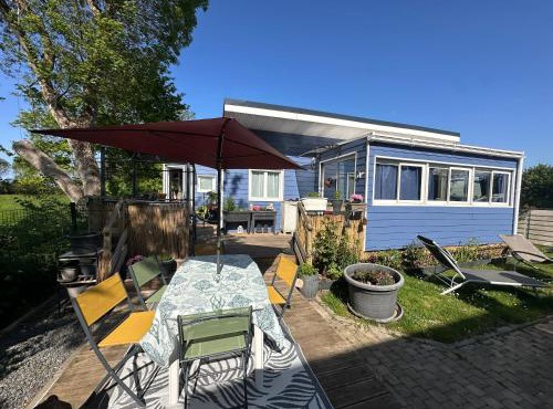 La Maison Bleue, cottage avec piscine