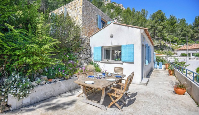 La Maison Bleue - Cabanon avec piscine et parking