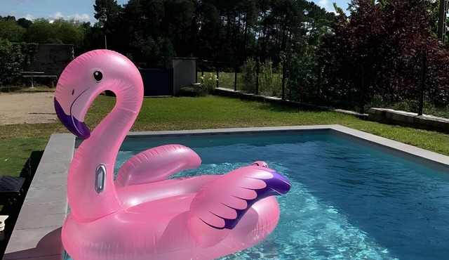 La Maison Bleue du Plot – Peaceful Stone House with Pool and Garden