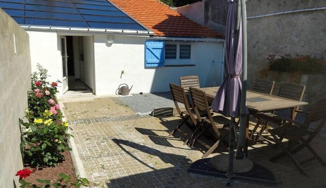 LA MAISON BLEUE