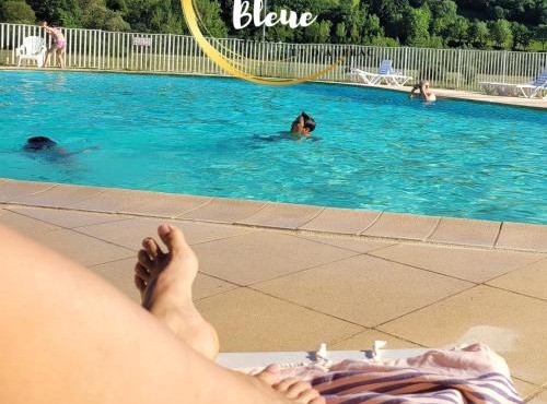 La Maison Bleue, village vacances, piscine, parking