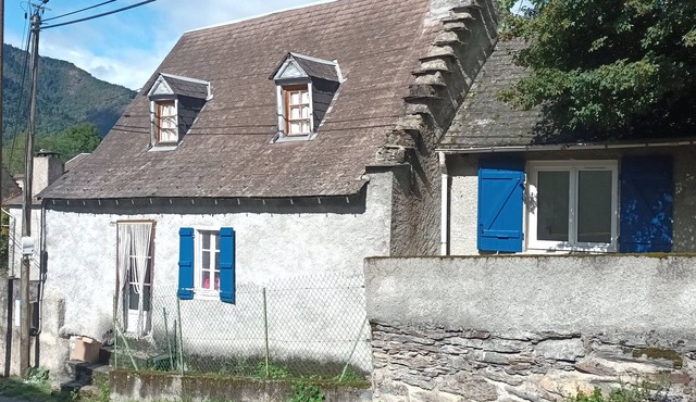 La maison Bleue in the heart of the Pyrenees - mountains, skiing & hiking galore