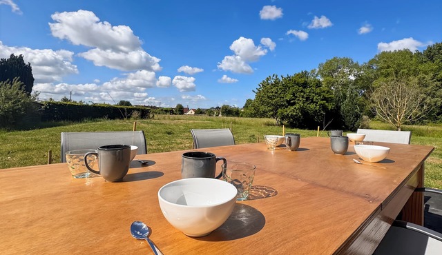 La Maison Bleue, on the Bay of the Somme, in a peaceful natural setting
