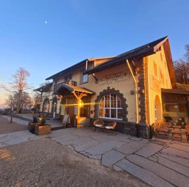 LA MAISON Crêperie-Bar-Hôtel