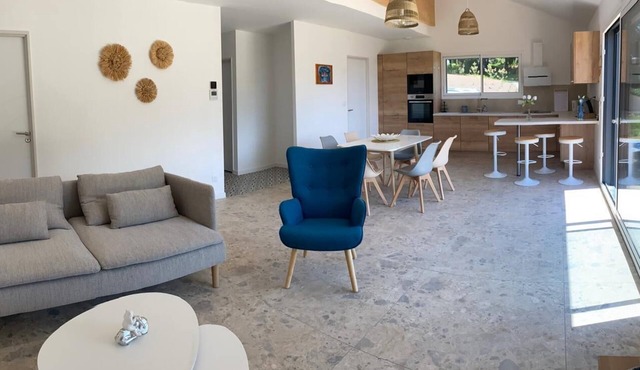 La Maison dans la prairie fleurie: Poppy cottage