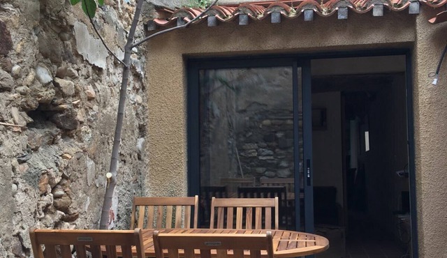 La Maison de Célestine, in the heart of the Corbières, in a winegrowing village.