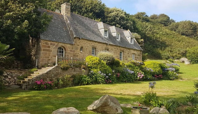La Maison de Goas Lagorn, in a preserved valley and 100 meters from the beach