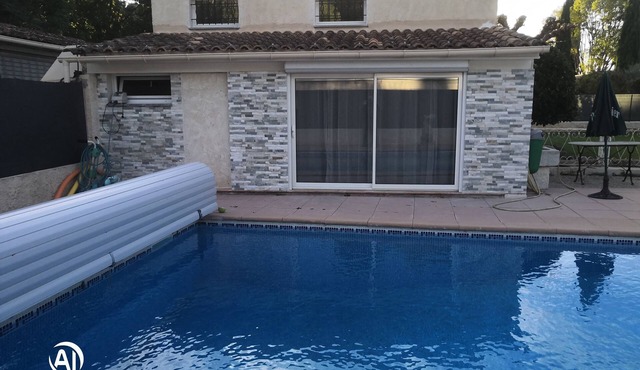La maison de Marie Hélène 2 shared pool