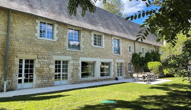 La Maison de Thérèse, Longère 15 people swimming pool, 20 min Futuroscope