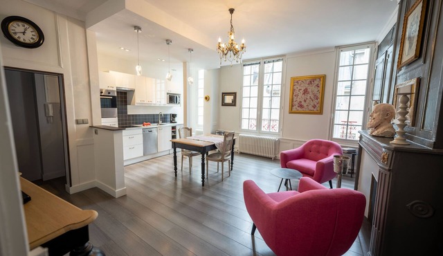 La Maison des Cochers- 1rst floor apartment- 1 stair -