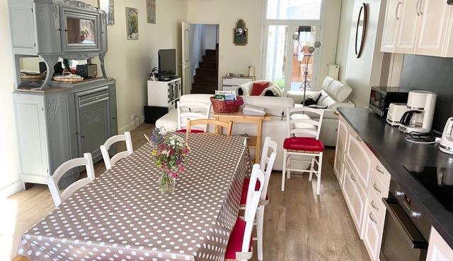 La Maison des Remparts - Gite Pour 8 Pers a Loches