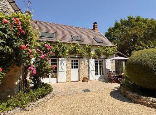 La Maison des Roses, maison de charme 4 personnes avec un jardin et parking privé