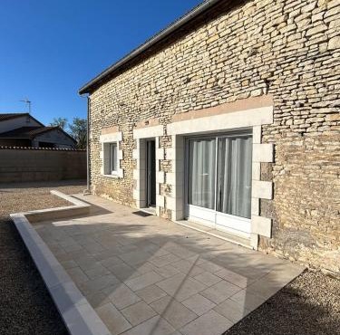 La Maison du Cèdre 8 min du Futuroscope