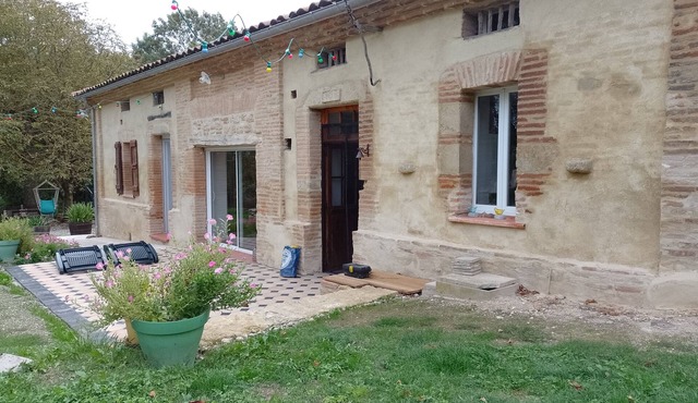 La Maison du château at the foot of the Pyrenees mountains, with panoramic views.