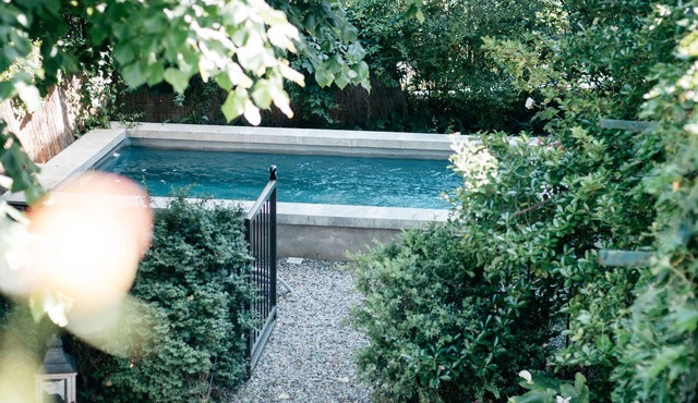 La Maison du Tilleul charming house with heated pool from April to October