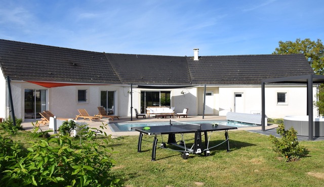 La maison du grand champ avec piscine proche du PAL