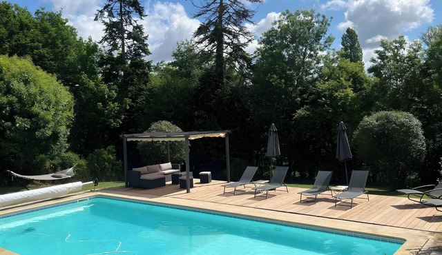 La Maison du Jardin – Country Estate with Large Pool and Wi-Fi