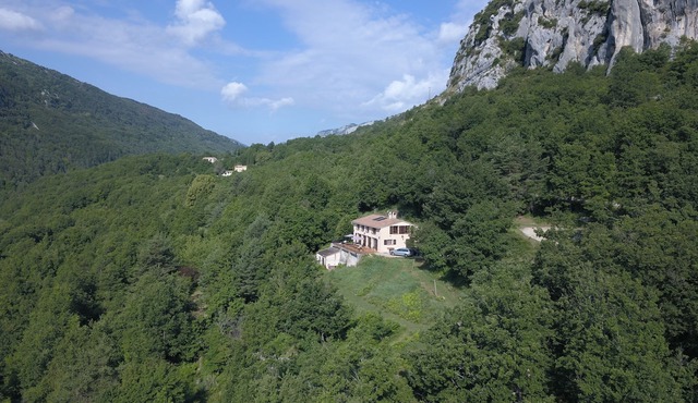 LA MAISON DU LOUP - secluded 4 star retreat in the heart of the Wolf Valley