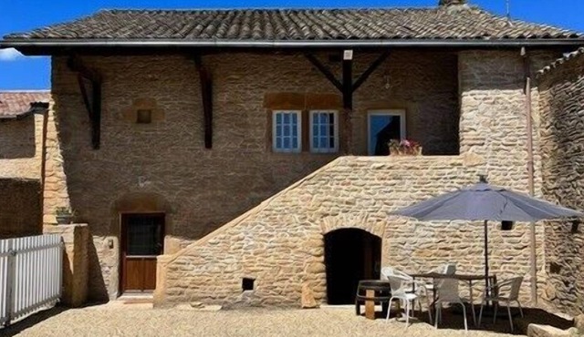 La Maison du Puy in Chaintré for 4 people