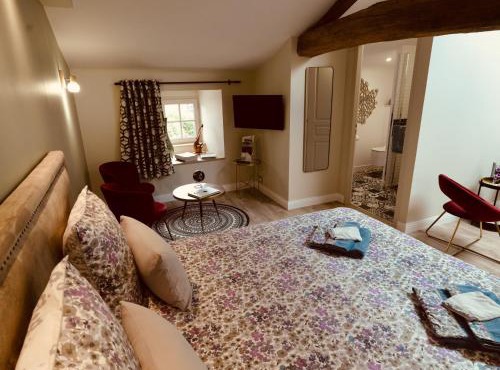 La maison du sculpteur à Tiffauges proche Puy du F