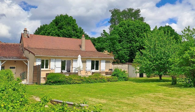 La Maison et son jardin sur le Canal de Bourgogne
