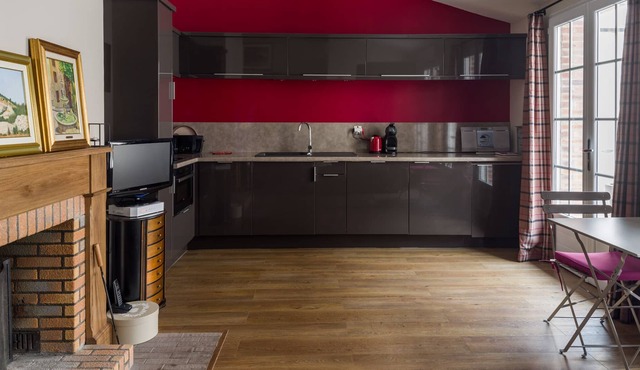 La Maison Hz Pretty house with south facing terrace