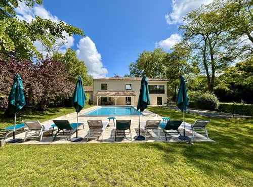 La Maison L'Eperon, stylish 5 star villa surrounded by vineyard near Saint Emilion