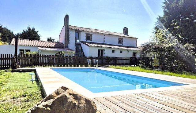 La Maison Martana - Heated swimming pool