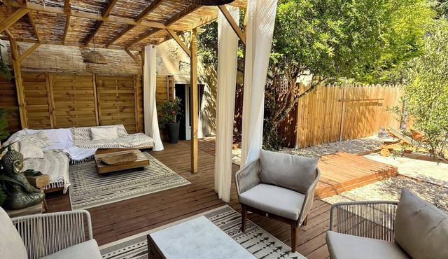 La Maison Près de la Fontaine